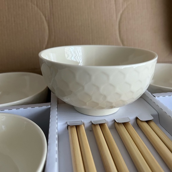 Vintage Brand New Bowl and Chopsticks Set Never Used - Picture 2 of 2